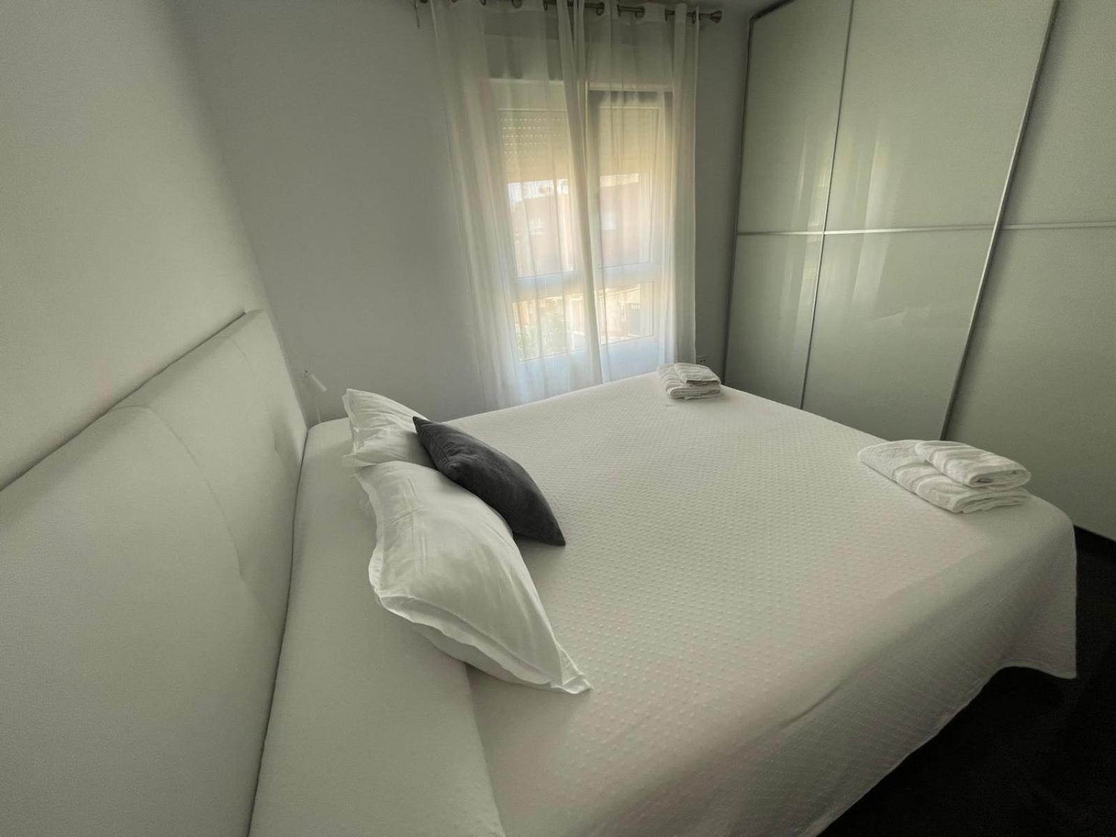 Apartamento 4 Home Suites Almería Exterior photo